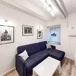 Chaplin Apartment - Free Garage Parking