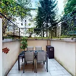 Chaplin Apartment - Free Garage Parking